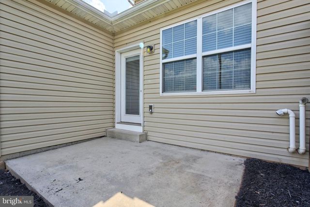 2626 BROWNSTONE DR, Dover, PA 17315