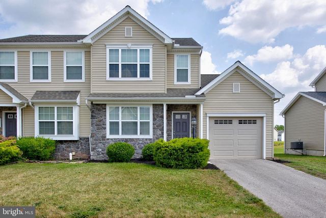 2626 BROWNSTONE DR, Dover, PA 17315