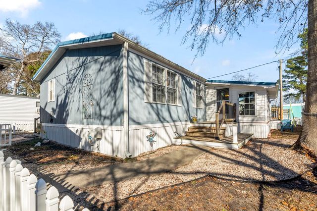 1664 Cygnus Dr., Myrtle Beach, SC 29575