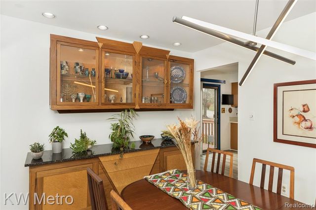 6129 Westbrooke Drive, West Bloomfield, MI 48322