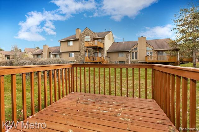 6129 Westbrooke Drive, West Bloomfield, MI 48322