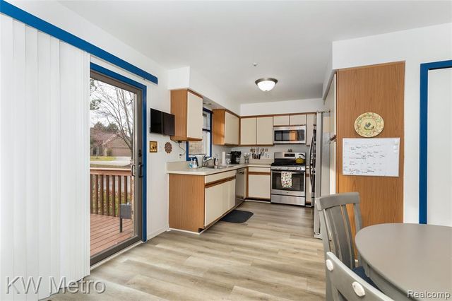 6129 Westbrooke Drive, West Bloomfield, MI 48322