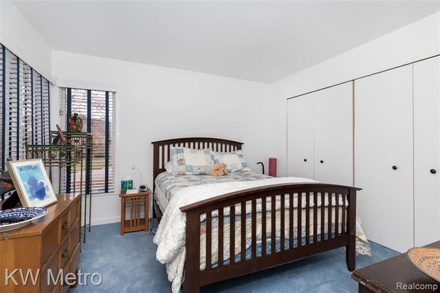 6129 Westbrooke Drive, West Bloomfield, MI 48322