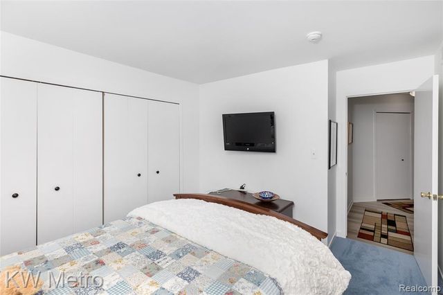 6129 Westbrooke Drive, West Bloomfield, MI 48322