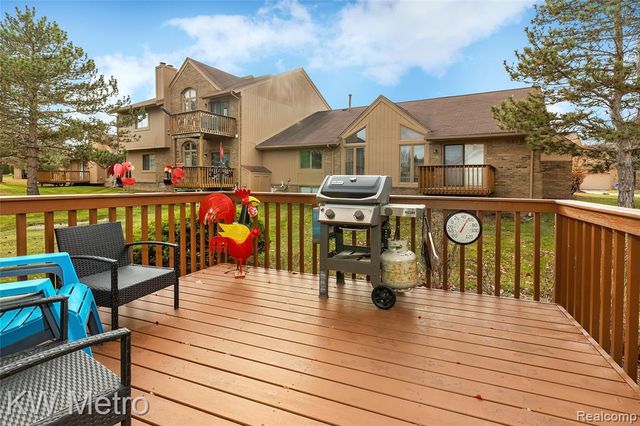 6129 Westbrooke Drive, West Bloomfield, MI 48322