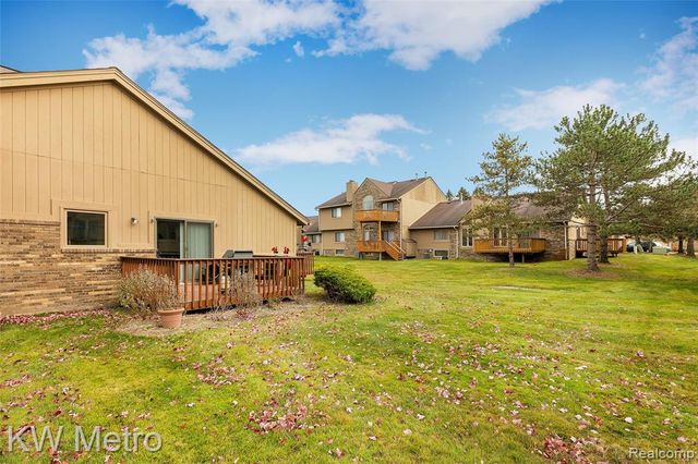 6129 Westbrooke Drive, West Bloomfield, MI 48322