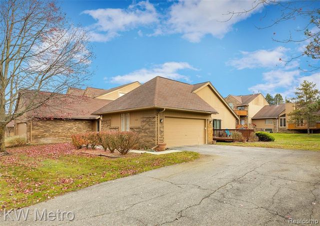 6129 Westbrooke Drive, West Bloomfield, MI 48322