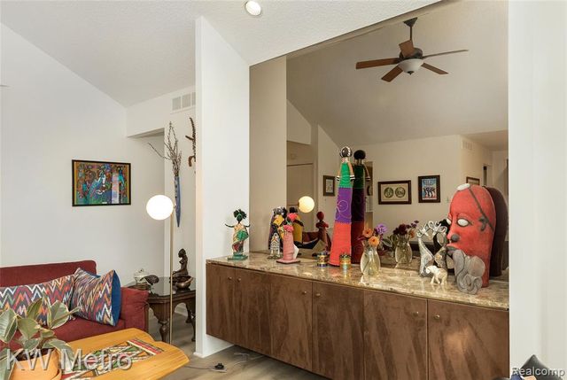 6129 Westbrooke Drive, West Bloomfield, MI 48322