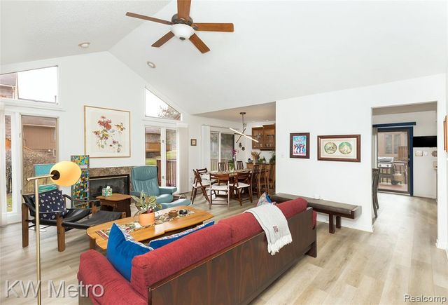 6129 Westbrooke Drive, West Bloomfield, MI 48322