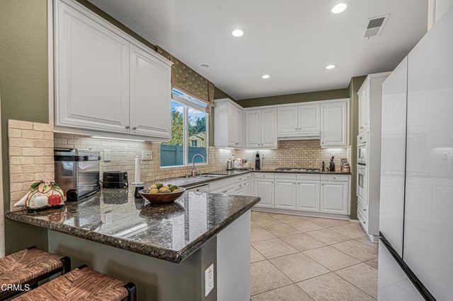 631 Clearwater Creek Drive, Thousand Oaks, CA 91320