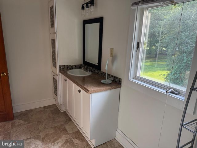 308 W PAGES LN, Moorestown, NJ 08057