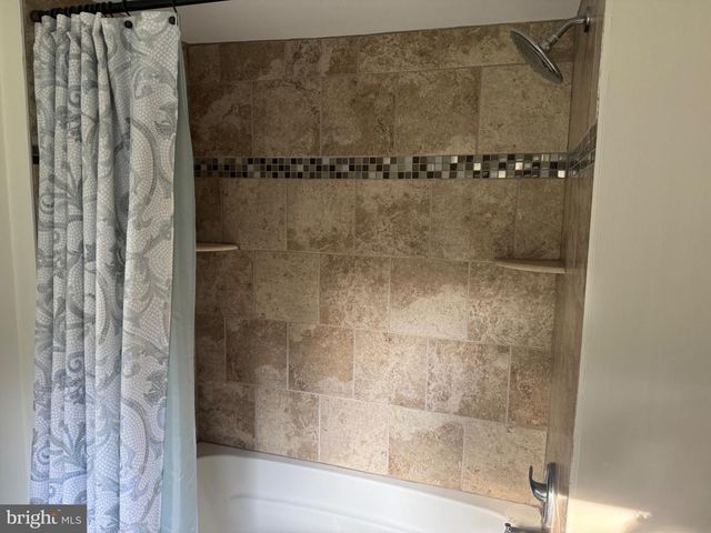 308 W PAGES LN, Moorestown, NJ 08057