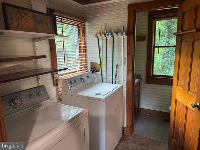 308 W PAGES LN, Moorestown, NJ 08057