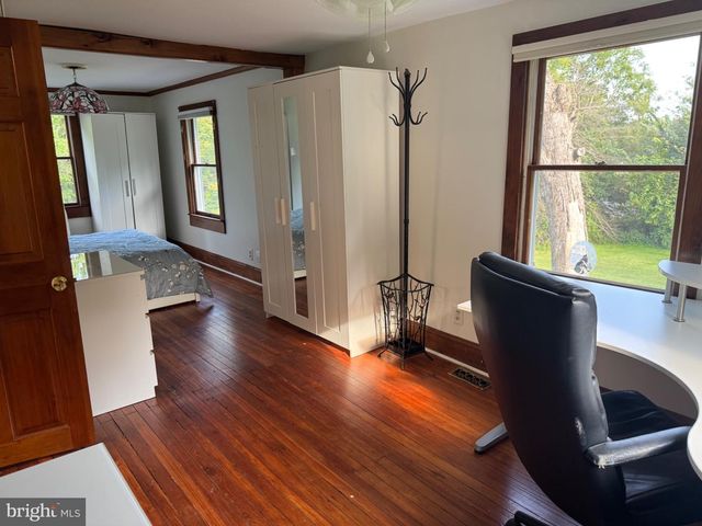 308 W PAGES LN, Moorestown, NJ 08057