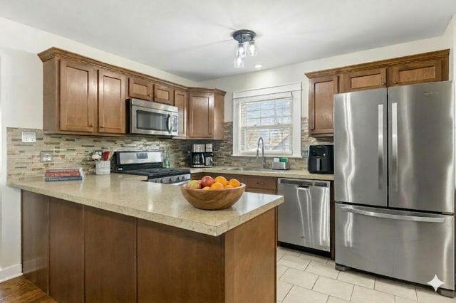 432 Winston Lane, Chicago Heights, IL 60411