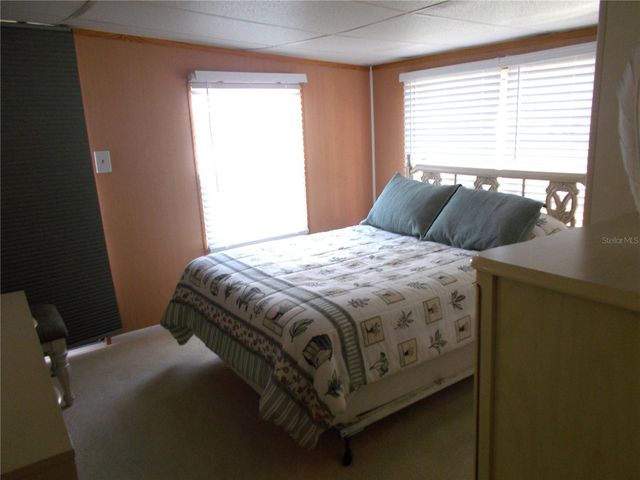 5533 HOLIDAY PARK BOULEVARD, North Port, FL 34287