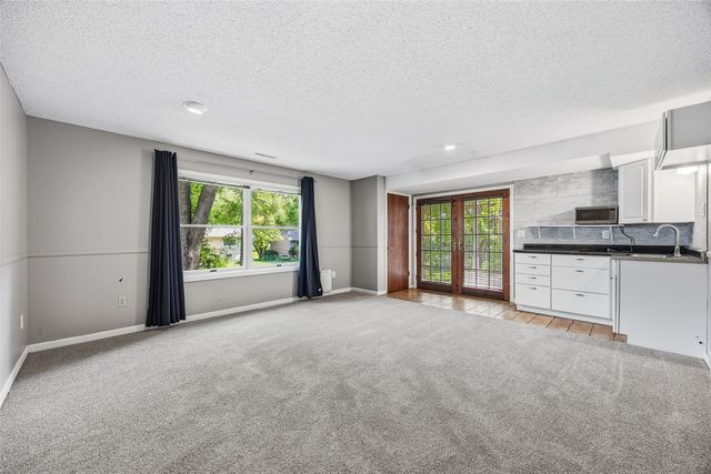 131 Penfro Drive, Iowa City, IA 52246