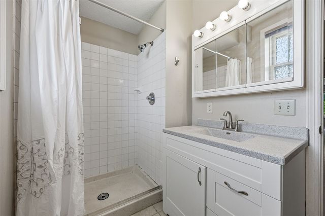 131 Penfro Drive, Iowa City, IA 52246