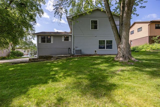 131 Penfro Drive, Iowa City, IA 52246