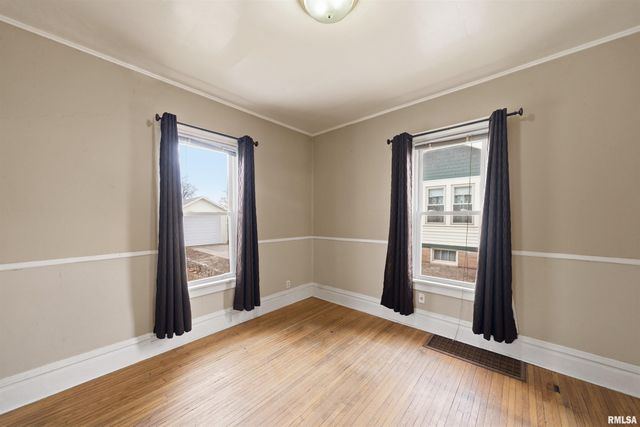 1126 W GILBERT Avenue, Peoria, IL 61604