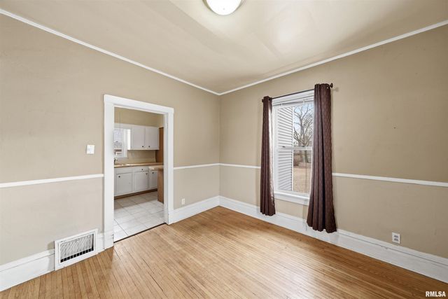 1126 W GILBERT Avenue, Peoria, IL 61604