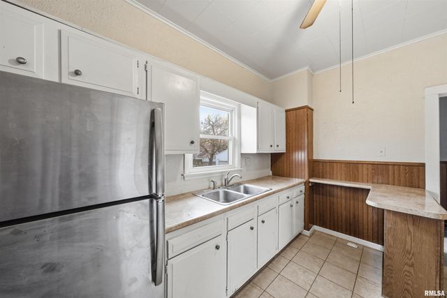 1126 W GILBERT Avenue, Peoria, IL 61604