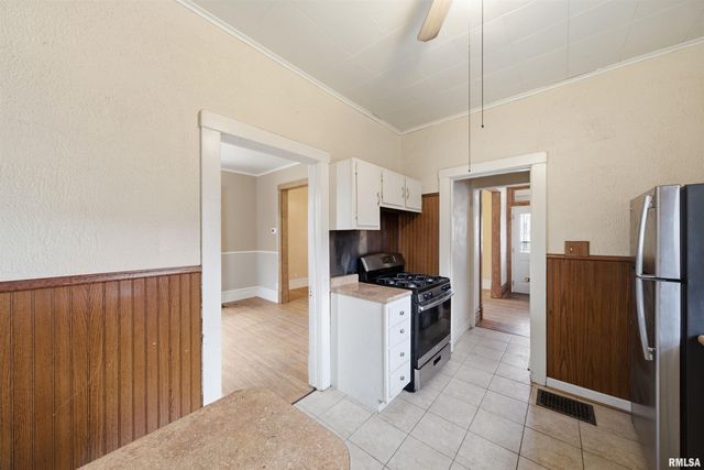 1126 W GILBERT Avenue, Peoria, IL 61604