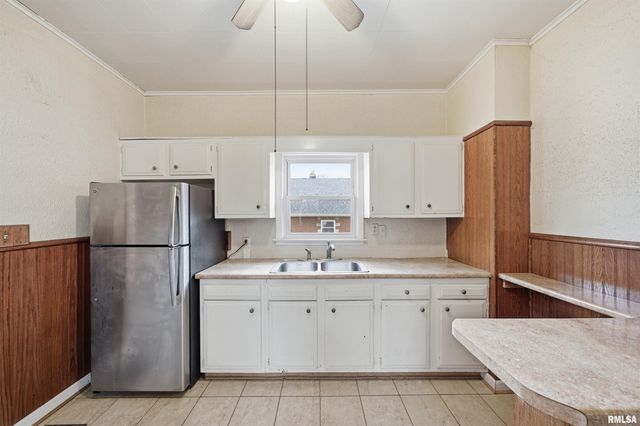 1126 W GILBERT Avenue, Peoria, IL 61604