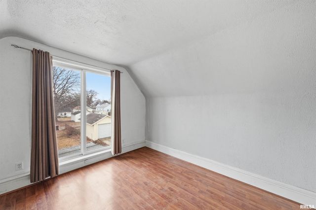 1126 W GILBERT Avenue, Peoria, IL 61604