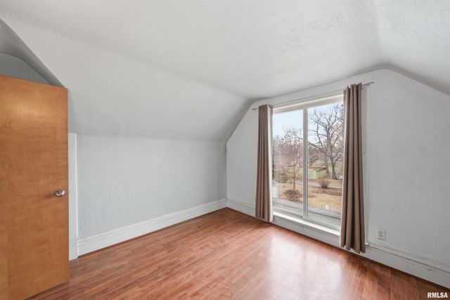 1126 W GILBERT Avenue, Peoria, IL 61604