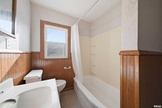 1126 W GILBERT Avenue, Peoria, IL 61604