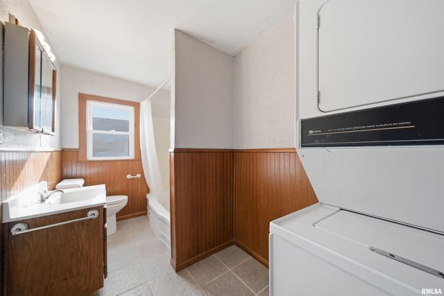 1126 W GILBERT Avenue, Peoria, IL 61604