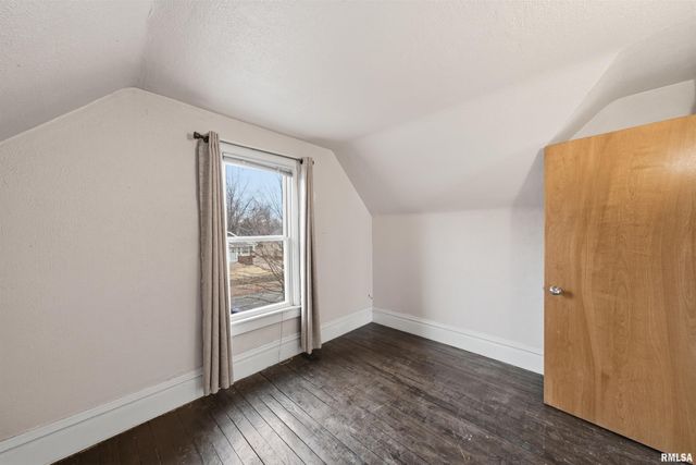 1126 W GILBERT Avenue, Peoria, IL 61604