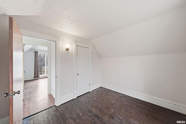 1126 W GILBERT Avenue, Peoria, IL 61604