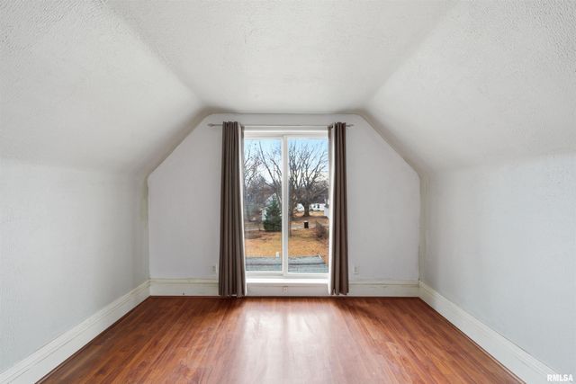 1126 W GILBERT Avenue, Peoria, IL 61604