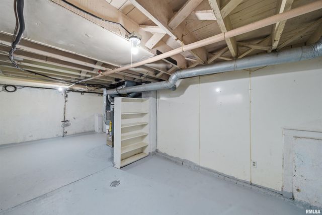 1126 W GILBERT Avenue, Peoria, IL 61604