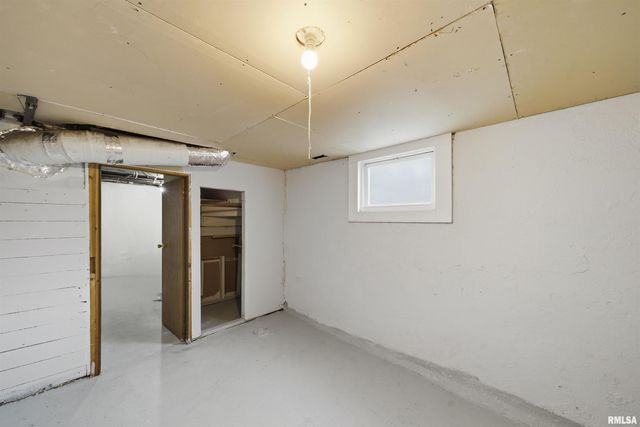 1126 W GILBERT Avenue, Peoria, IL 61604