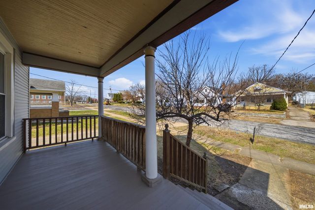 1126 W GILBERT Avenue, Peoria, IL 61604