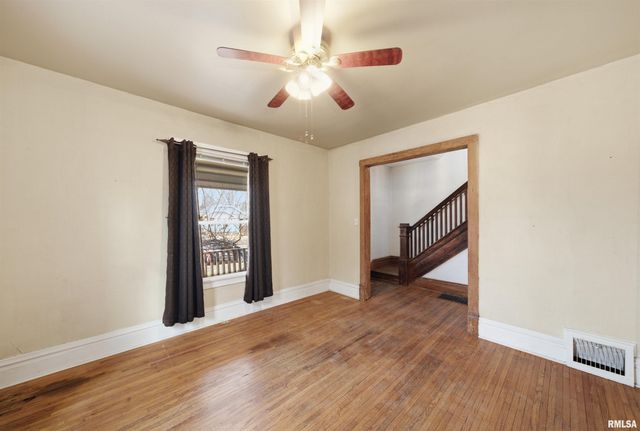 1126 W GILBERT Avenue, Peoria, IL 61604