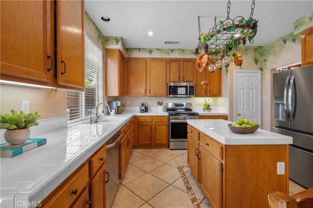 20206 Soladera Way, Canyon Country, CA 91351