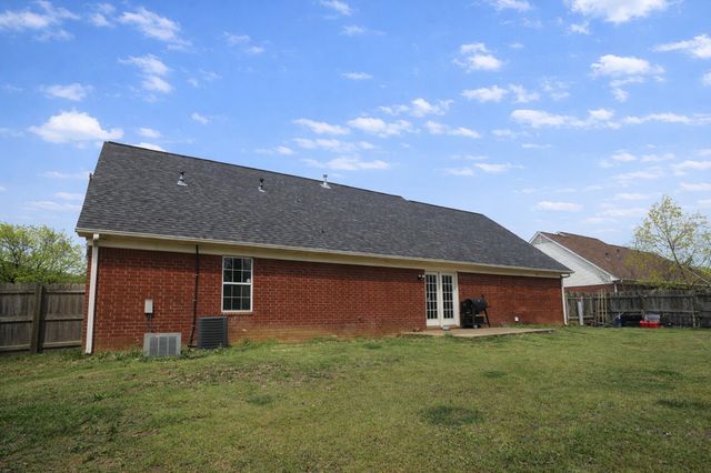 586 WYLIE DR, Brighton, TN 38011