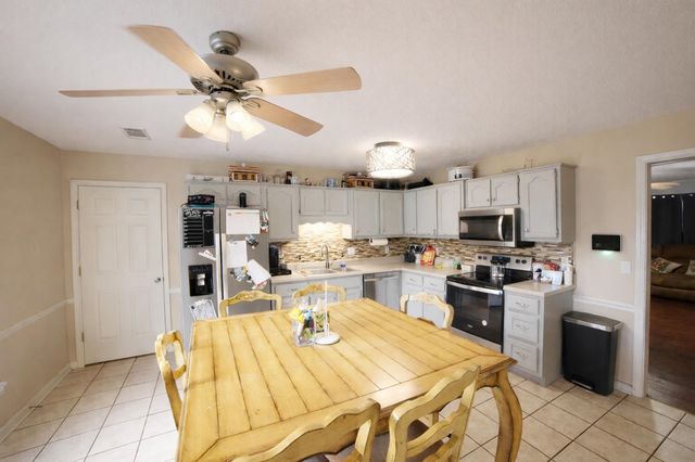 586 WYLIE DR, Brighton, TN 38011