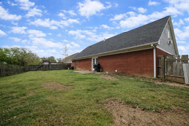 586 WYLIE DR, Brighton, TN 38011