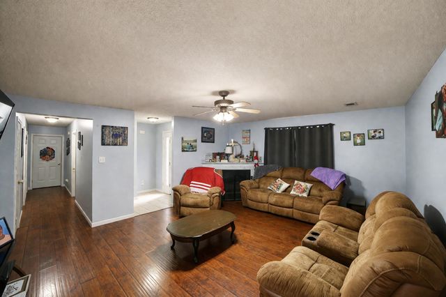 586 WYLIE DR, Brighton, TN 38011