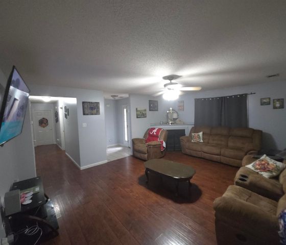 586 WYLIE DR, Brighton, TN 38011
