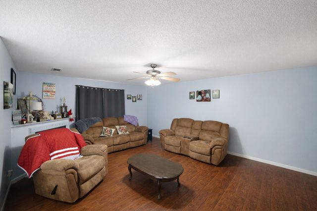 586 WYLIE DR, Brighton, TN 38011