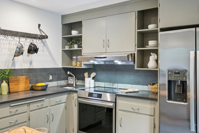 225 E Richmond Ave, Richmond, CA 94801