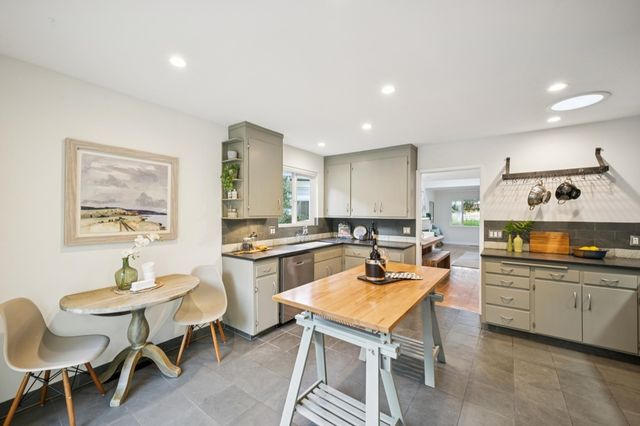 225 E Richmond Ave, Richmond, CA 94801