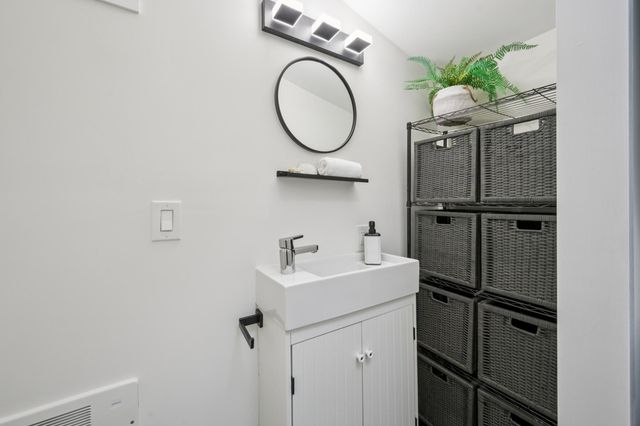 225 E Richmond Ave, Richmond, CA 94801