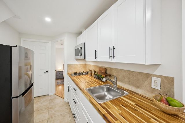 225 E Richmond Ave, Richmond, CA 94801